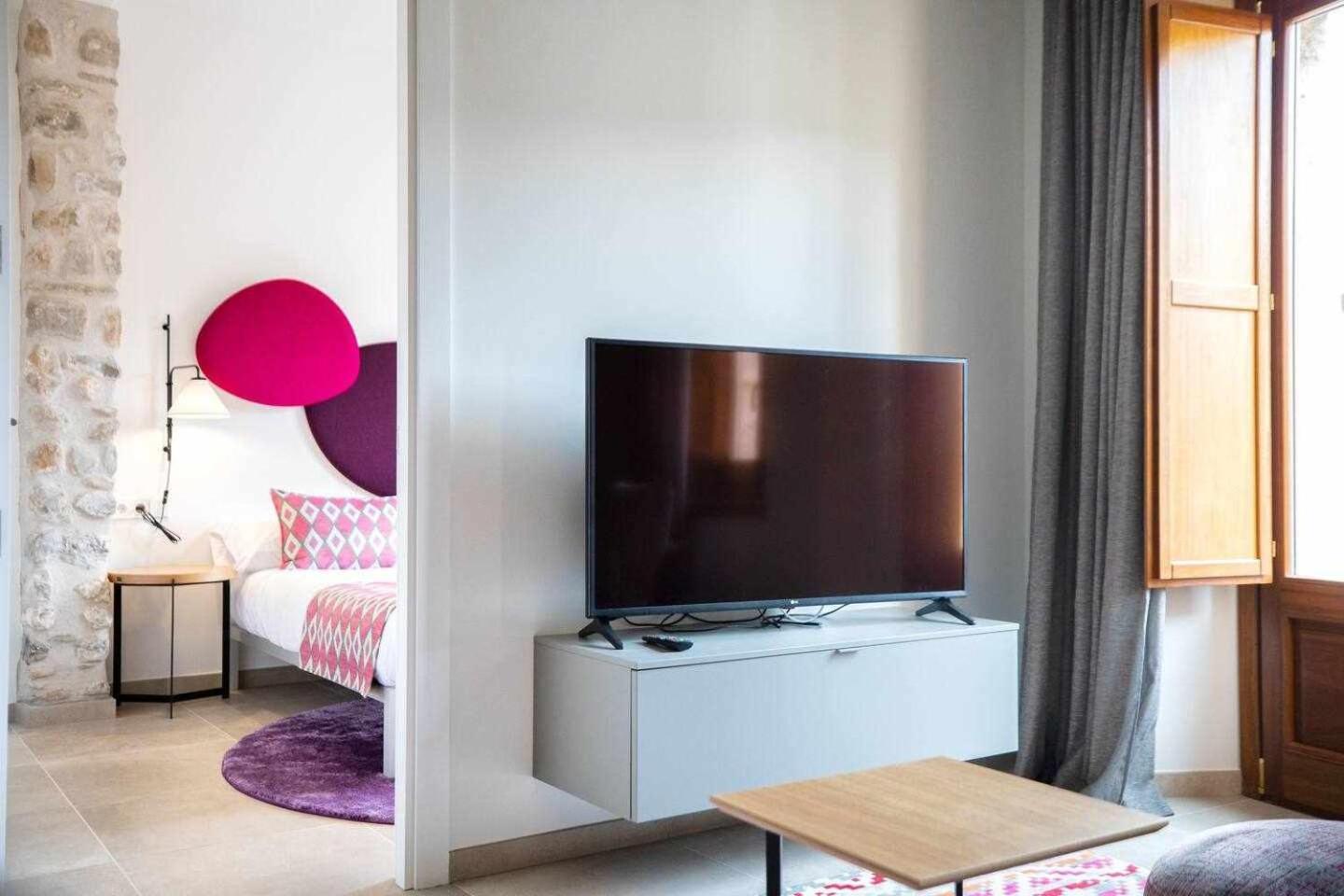 Bona Casa Con Vistas Al Centro De Apartamento Besalú